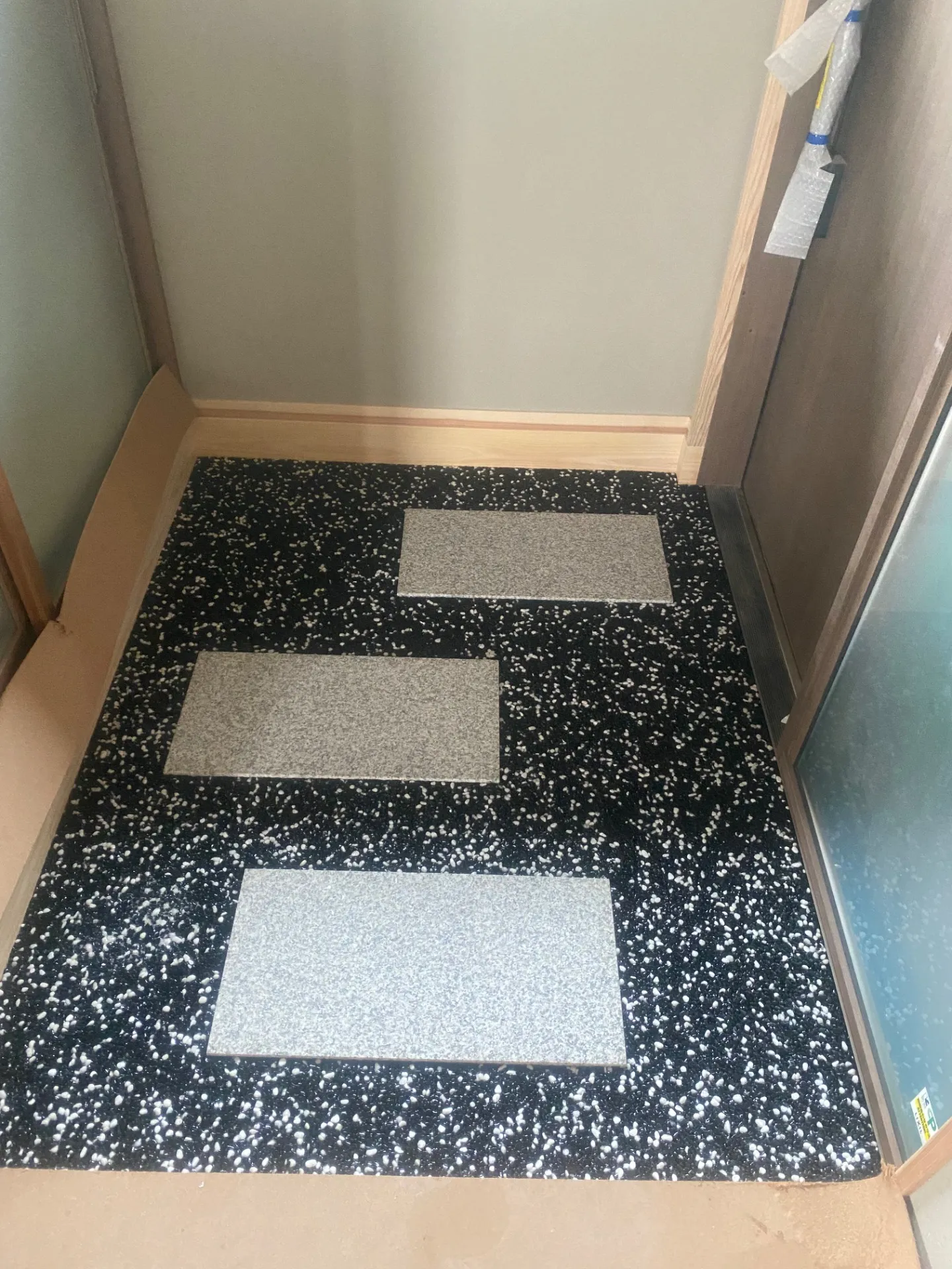 佐賀県 伊万里市 新築 玄関 洗い出し 飛び石